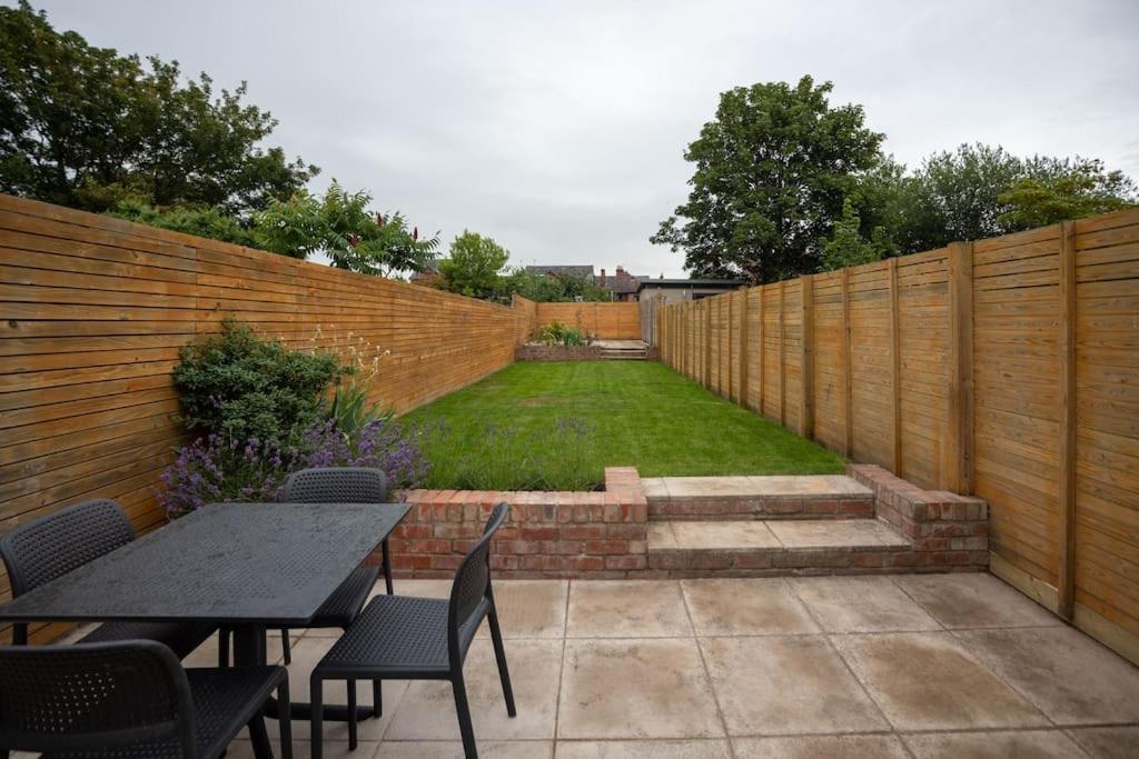 Hereford - Clifton Villa - Beautifully Presented House Located A Short Walk From City Centre - Sleeps 6 Guests - Perfect For Exploring Hereford - Hosted By Rentmyhouse Zewnętrze zdjęcie