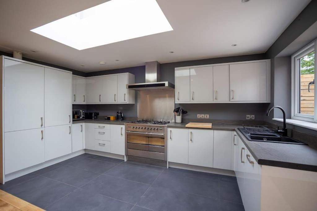 Hereford - Clifton Villa - Beautifully Presented House Located A Short Walk From City Centre - Sleeps 6 Guests - Perfect For Exploring Hereford - Hosted By Rentmyhouse Zewnętrze zdjęcie