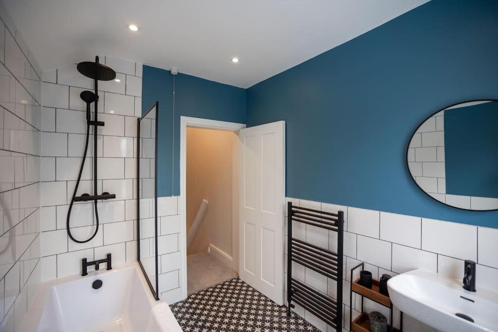 Hereford - Clifton Villa - Beautifully Presented House Located A Short Walk From City Centre - Sleeps 6 Guests - Perfect For Exploring Hereford - Hosted By Rentmyhouse Zewnętrze zdjęcie