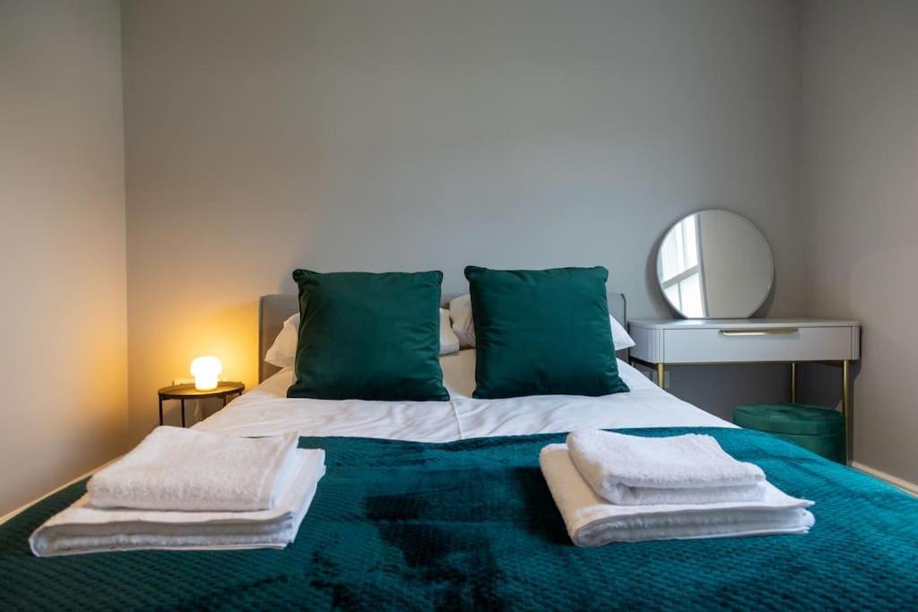 Hereford - Clifton Villa - Beautifully Presented House Located A Short Walk From City Centre - Sleeps 6 Guests - Perfect For Exploring Hereford - Hosted By Rentmyhouse Zewnętrze zdjęcie