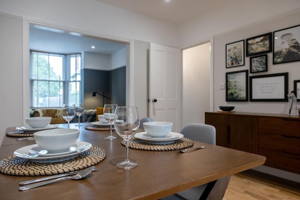 Hereford - Clifton Villa - Beautifully Presented House Located A Short Walk From City Centre - Sleeps 6 Guests - Perfect For Exploring Hereford - Hosted By Rentmyhouse Zewnętrze zdjęcie