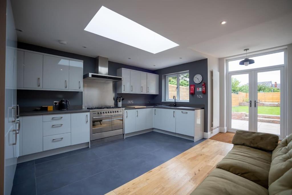 Hereford - Clifton Villa - Beautifully Presented House Located A Short Walk From City Centre - Sleeps 6 Guests - Perfect For Exploring Hereford - Hosted By Rentmyhouse Zewnętrze zdjęcie