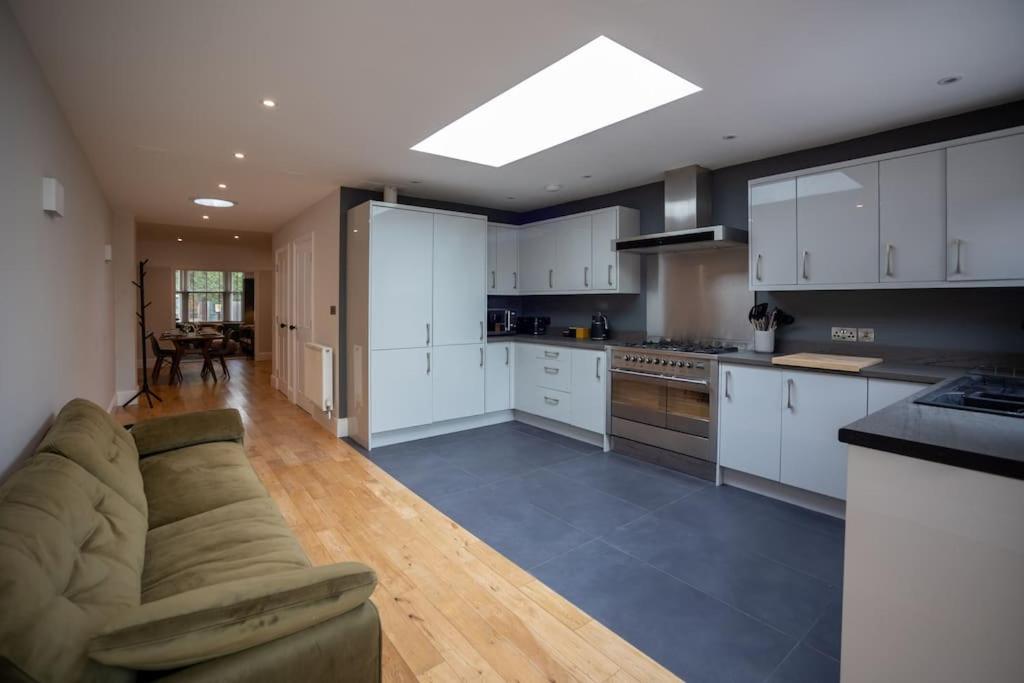Hereford - Clifton Villa - Beautifully Presented House Located A Short Walk From City Centre - Sleeps 6 Guests - Perfect For Exploring Hereford - Hosted By Rentmyhouse Zewnętrze zdjęcie